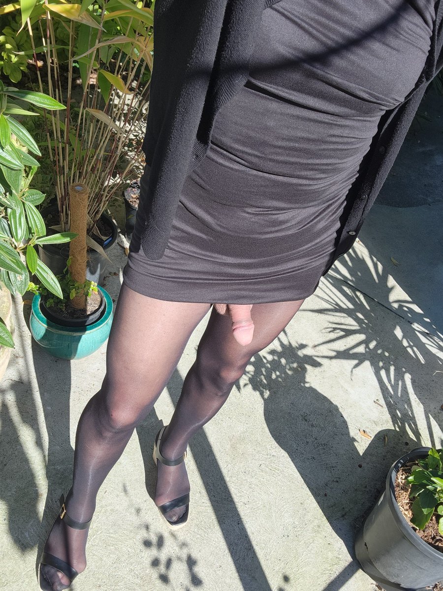 GinaSheer's tweet photo. #crossdress #lbd #heelsandhose #pantyhose #tights https://t.co/Oyla96LTnE