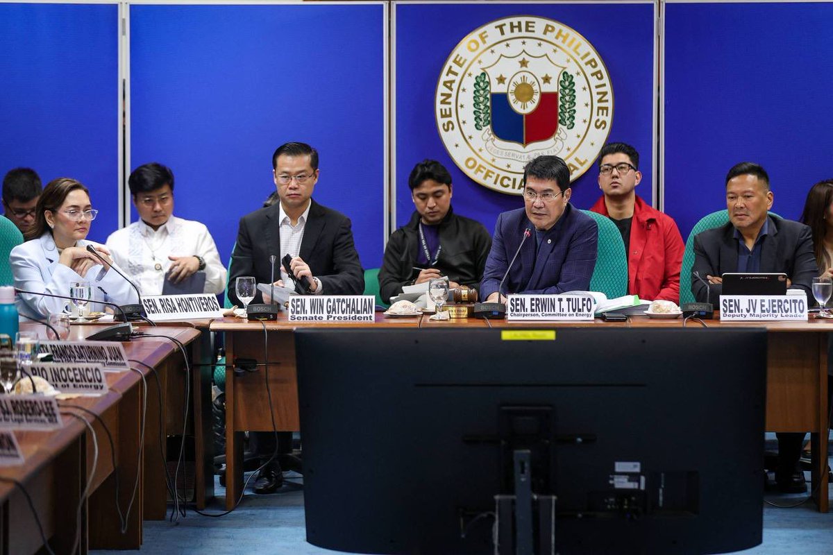 WinGatchalian74's tweet photo. Ongoing: Committee on Energy hearing. 👍🏼

Tinututukan natin ang panawagang alisin ang system loss charges sa electricity bills, kasama sina Senators Erwin Tulfo, JV Ejercito, at Risa Hontiveros. https://t.co/H2V7IomSDy