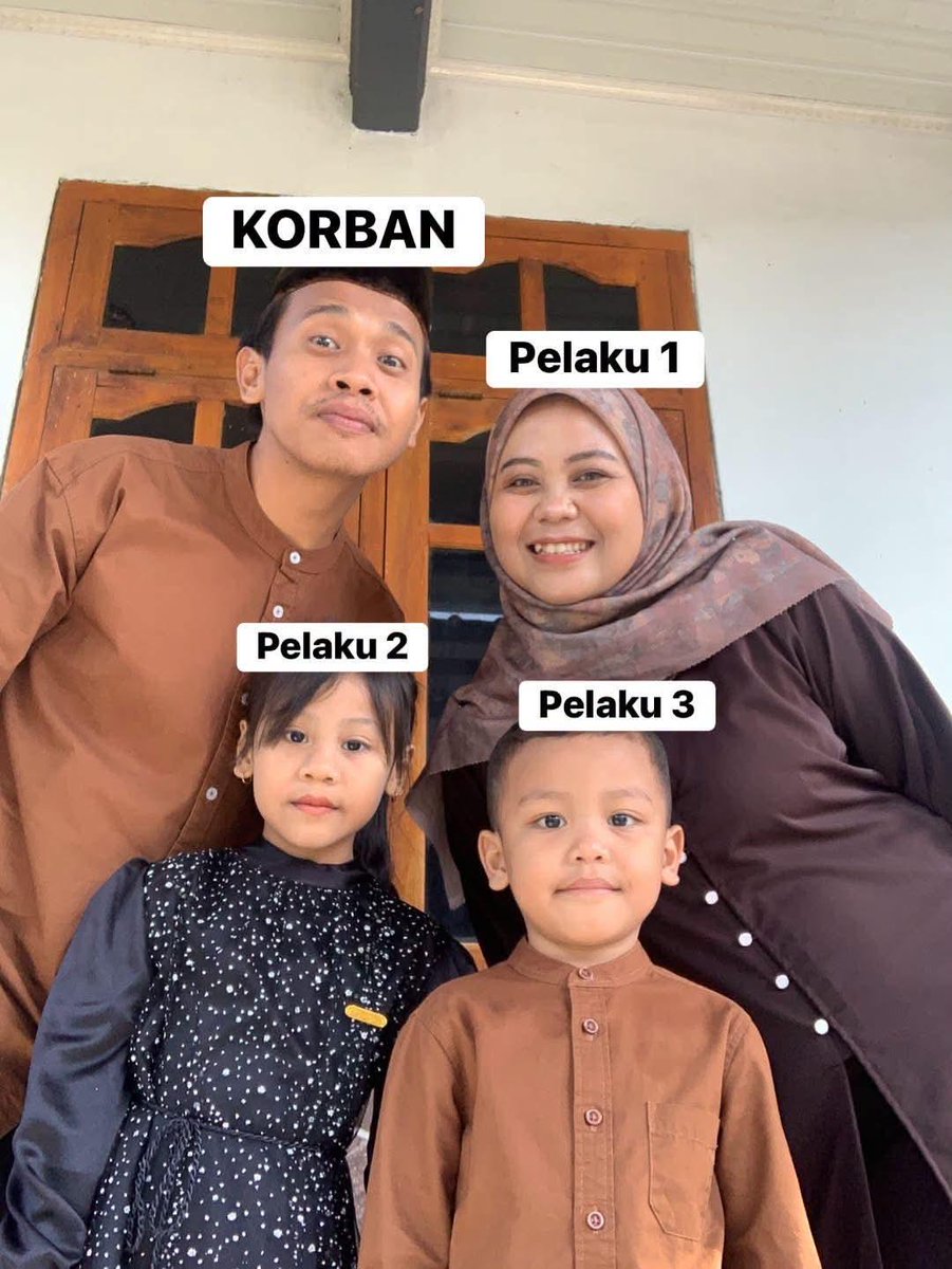 jouragand's tweet photo. Nggak nyangka pelakunya sepolos ini wajah-wajahnya.

Kasus yang lagi viral
3 anggota keluarga menguras habis saldo rekening 1 orang laki2 yang sedang berjuang mencari nafkah buat keluarganya.
Mirisssssssss
Dan setiap bulan saldo tidak pernah tersisa sepeserpun untuknya.
Semangat ya kamu lelaki ku
Sehat dan senantiasa di berkahi allah swt😇😇🥰