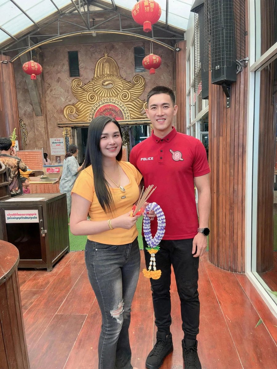 Momo02PPS's tweet photo. ทำบุญวันเข้าพรรษ ขอเวลาอยู่กับบภรรยาบ้างนะเด็กๆ🤭🤭🤭🫢🫢 https://t.co/hNbG7bkzuz