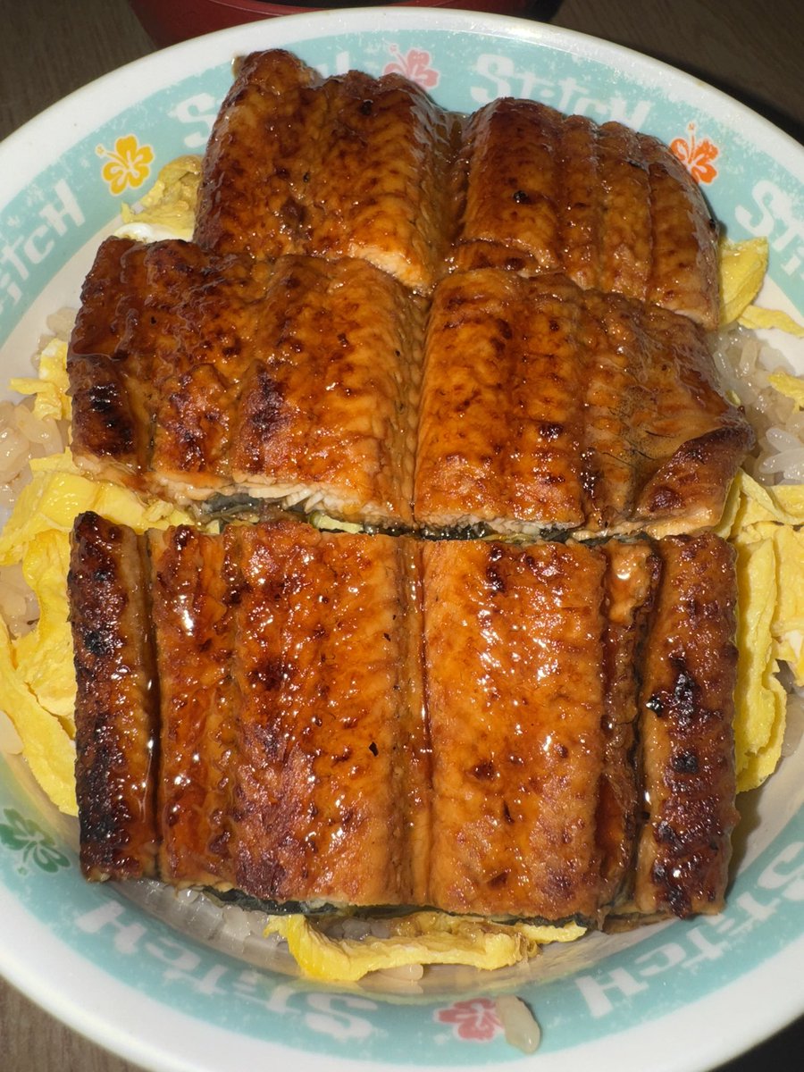 maacans14's tweet photo. 今日のランチは鰻棒寿司~
ここのんめっちゃ美味しい♡

ここ1週間で鰻3回食べてる😆 https://t.co/iGsxRsjqIH