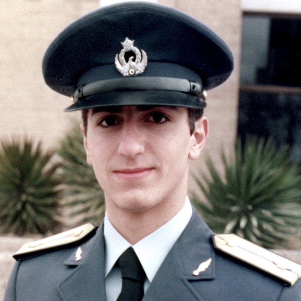 AdlNavid's tweet photo. @adam_hesabi3 @gamaanresearch انقلاب شیروخورشید✌️💙
#جاویدشاه https://t.co/T4hZFQrYde