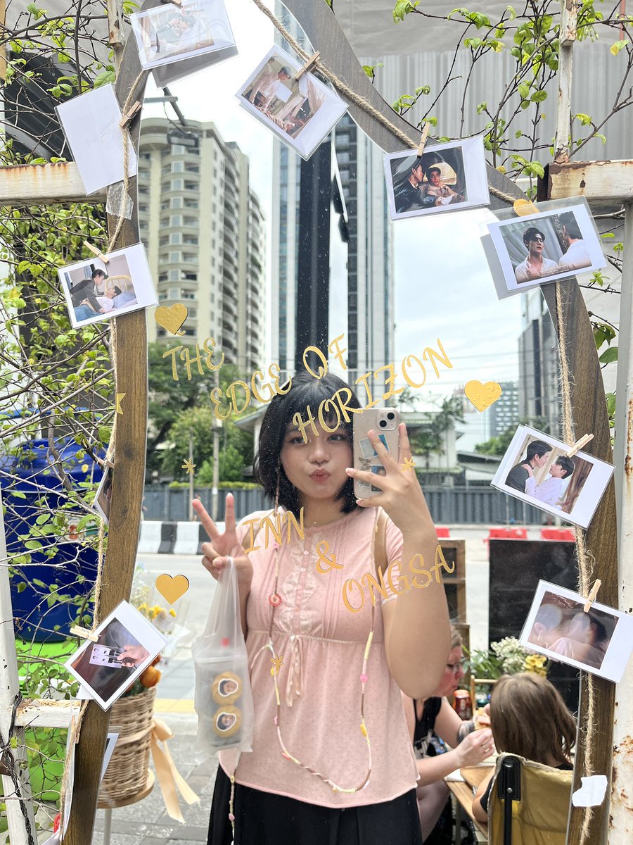 dreamiemuses's tweet photo. แง้บๆ ไปคาเฟ่มาล่ะะะ น่ารักมากมาก
อินอง ภพธีร์ทินกร เต็มไปหมดเยยยย 🎀

#InnOngsa
#อรุณรุ่ง
#TheEdgeofHorizon https://t.co/H45rFGvo6H