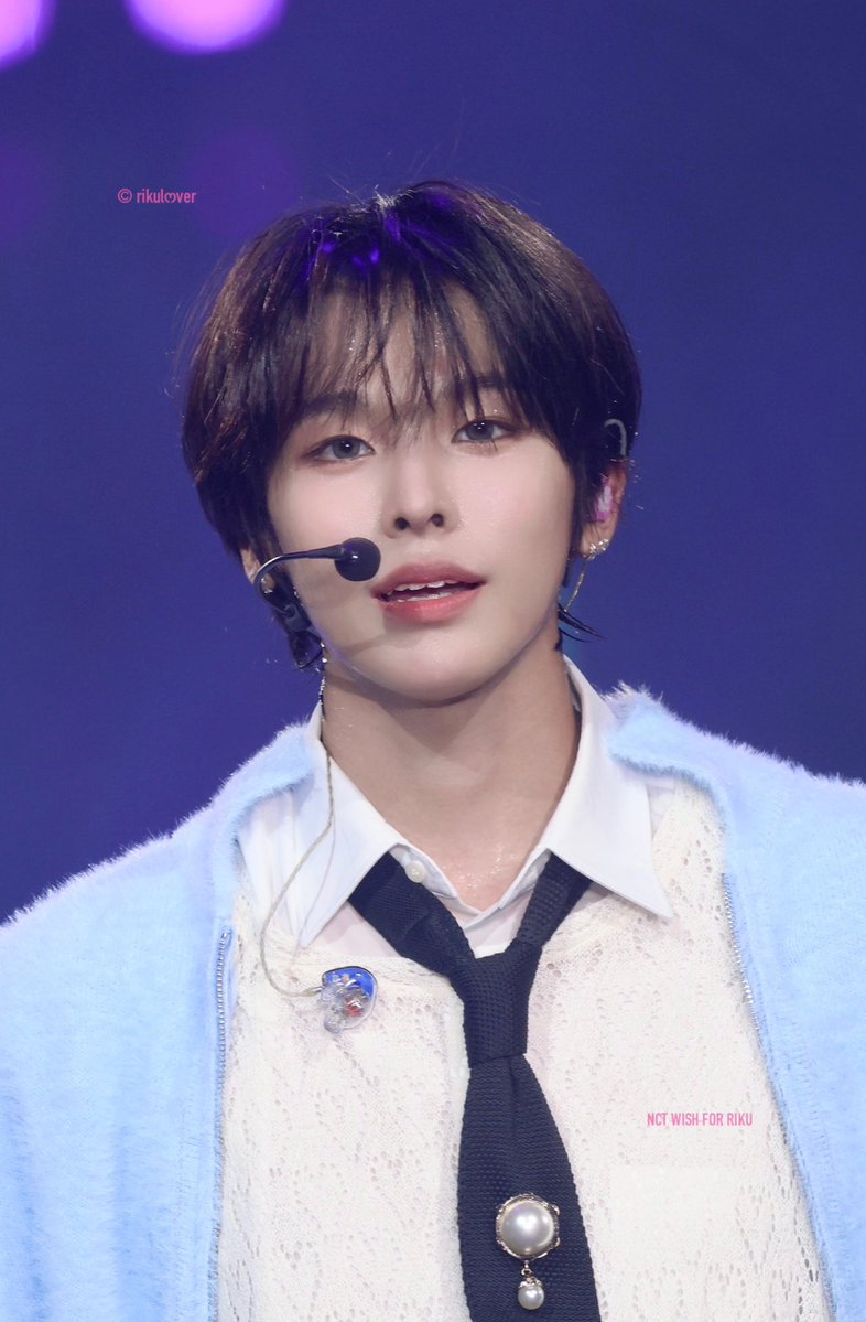 threeeku's tweet photo. 케이링크 사진 찾다가 알게 된 건데
저 음침너드남이랑 쿨미호가 같은 날이래
이게 .. 말이 되나 ? https://t.co/ytLPOYcWjP