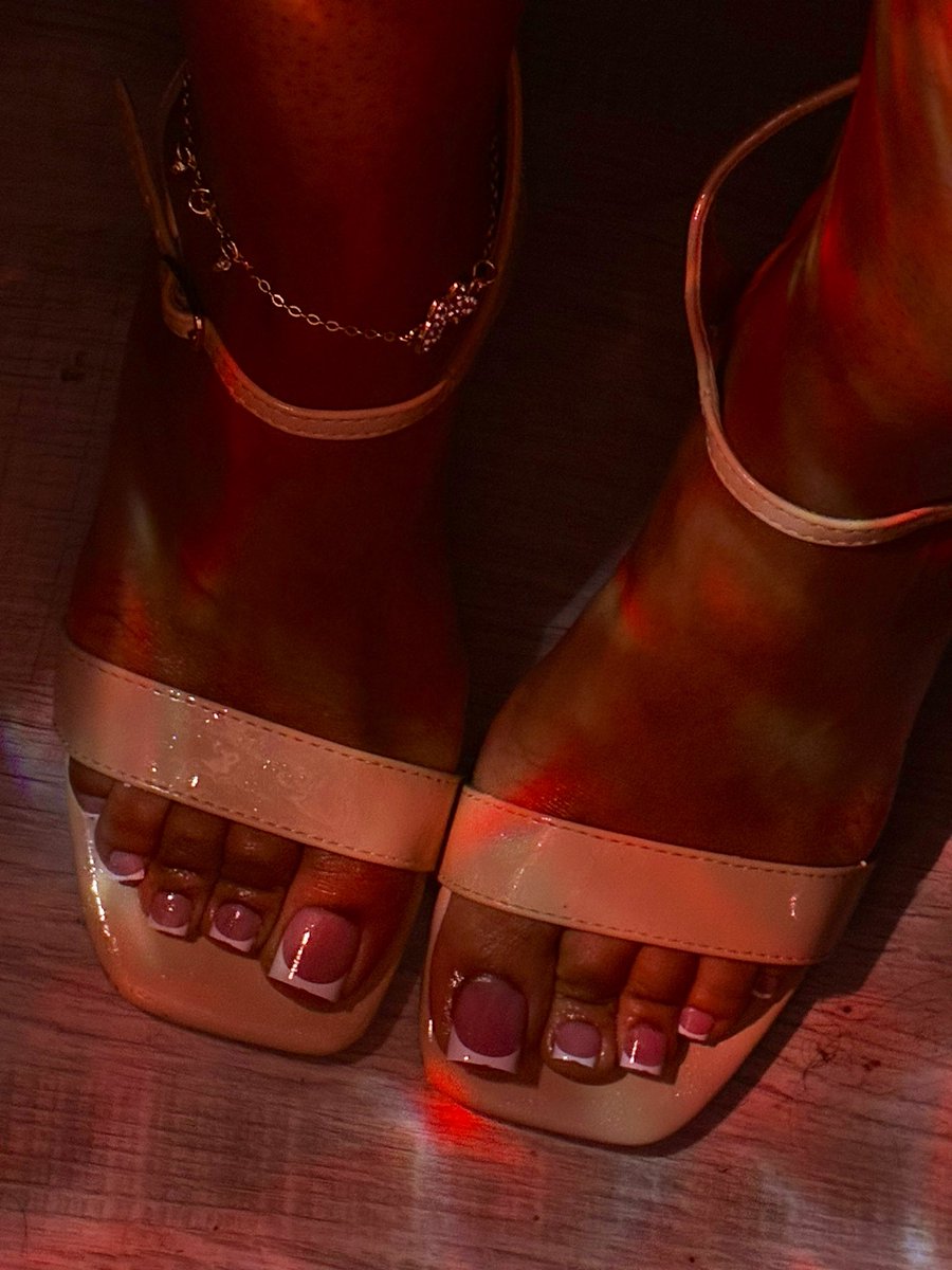 Lalaa_205's tweet photo. Dm me for more looking for real buyers looking to make your feet dream come true 🥰😘☺️😩😩 CASH APP ONLY ❤️ https://t.co/NmPMTV5CpA