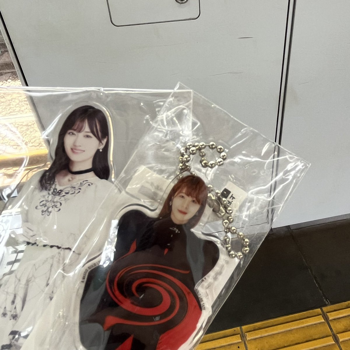 aa_amasso's tweet photo. バカンスしにいくよ〜〜🍊（はしかんのアクスタだけ持っておらず） https://t.co/JYxAaFOS1K