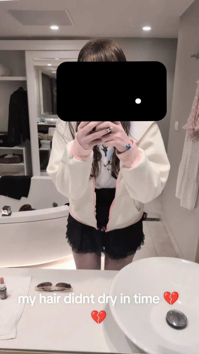1mstrvmaxxing's tweet photo. Guys am I thinspo in ur opinion 🙁

Ignore my hair I was fresh out the shower https://t.co/EEpnsF2TSa