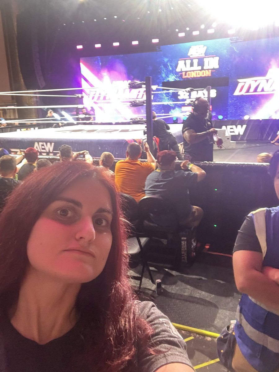nerdmetallover's tweet photo. Thank you #AEW, loved this #wherethebestwrestle https://t.co/r3IMkU1hBk