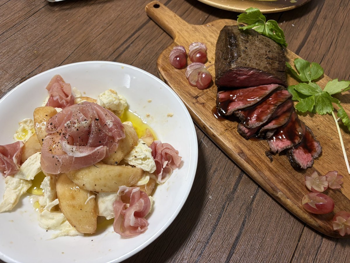 KennyAsperger's tweet photo. 僕と結婚すれば美味しいご飯食べられるぜ https://t.co/n9PrG8Ekbi