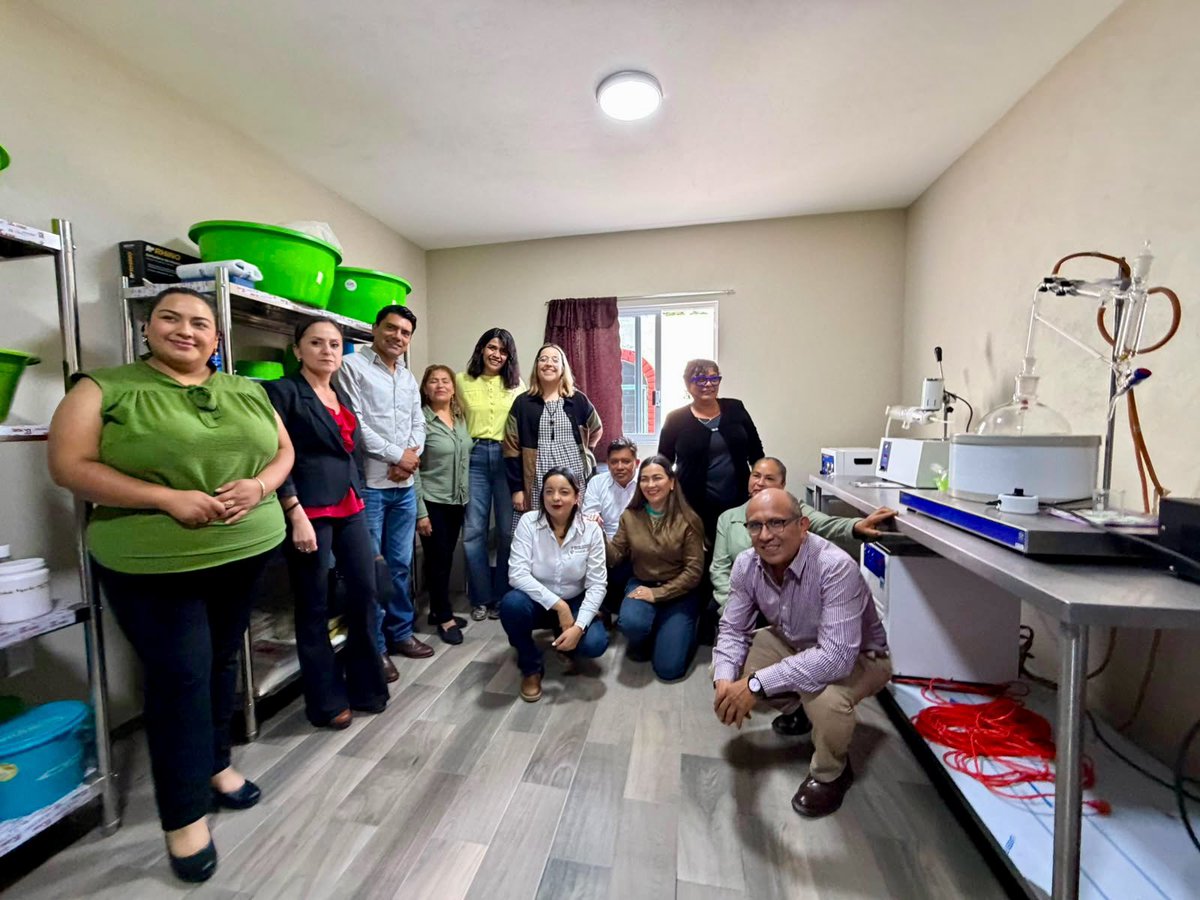 SMET_Tlaxcala's tweet photo. Acompañamos al Municipio de Tlaxco, a la inauguración de *Tesoro Ancestral*, una empresa forestal integrada por mujeres de Lagunilla.🌱🪴
Gracias Diana Torrejón Rodríguez por la sinergia en beneficio de las mujeres.
¡Enhorabuena por este gran logro! 🌱💚
#MujeresQueTransforman https://t.co/gYGeOHvdB3