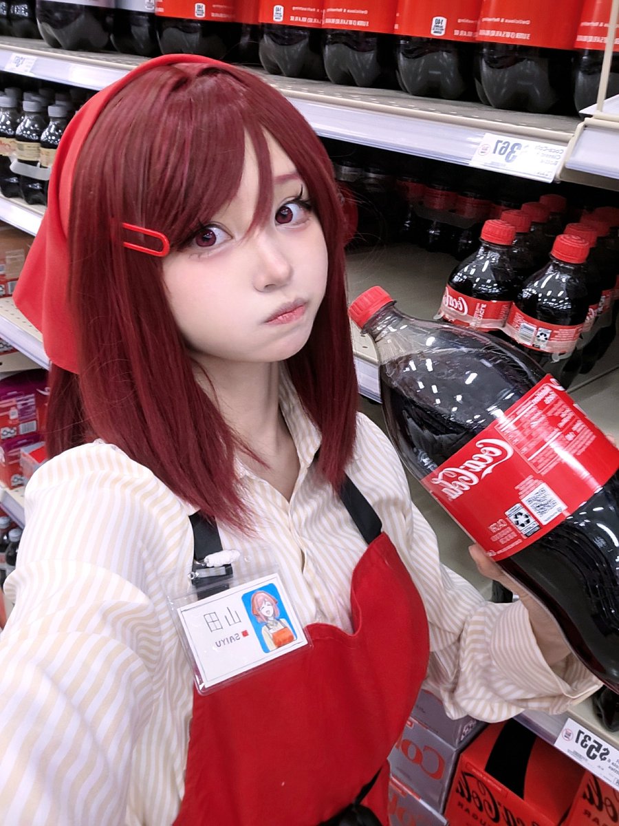 min_cosplay's tweet photo. Coke https://t.co/8veOOG6gLt