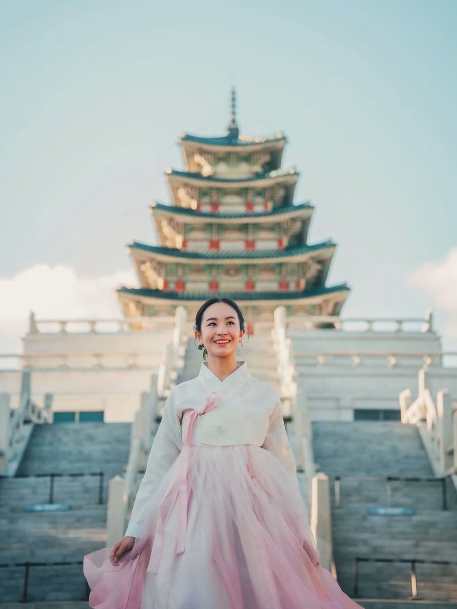 Sparkle_GMA's tweet photo. Annyeong, Caprice! 🫶🏻

#YoureMyFavoriteSong star Caprice Cayetano shares a peek into her trip to South Korea! ✈️🇰🇷

#CapriceCayetano https://t.co/PLx0QxPasr