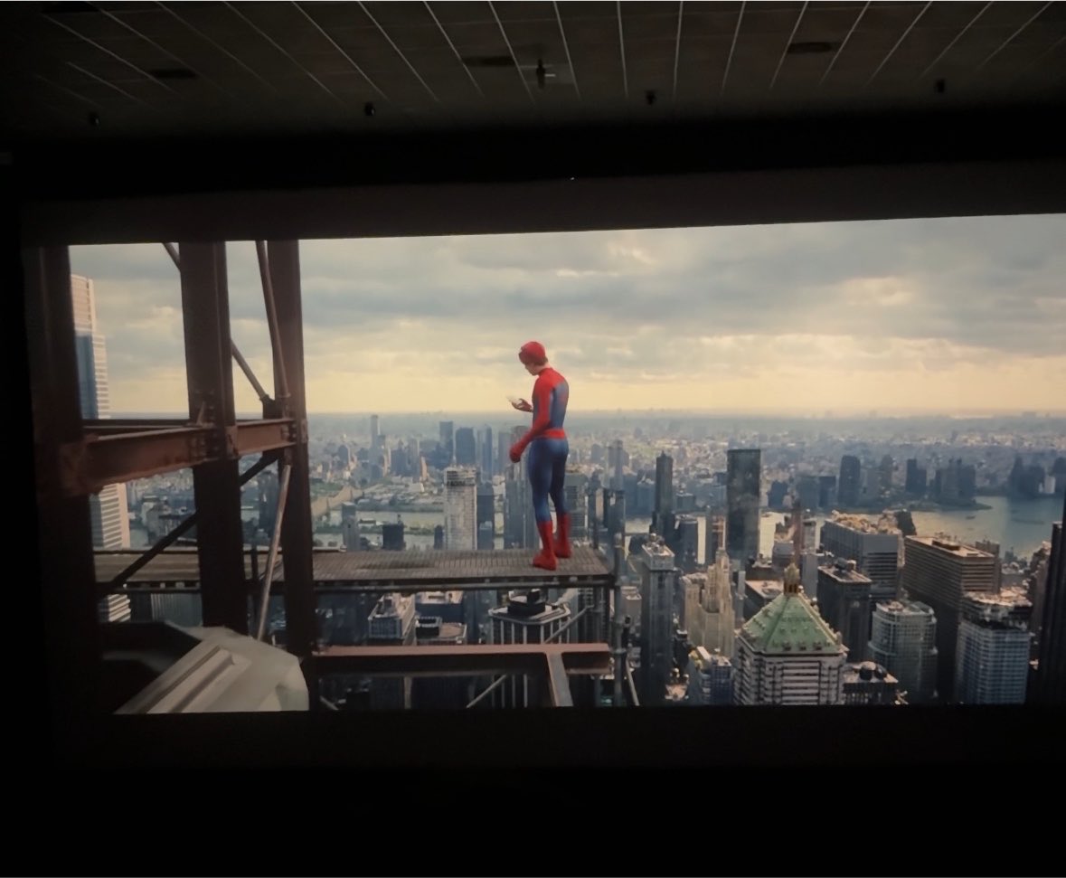itsmacLFC's tweet photo. increíble película del héroe del pueblo.
representa fielmente lo que es Spidey para la gente.
Nueva York se siente como un elemento vivo y no un lugar insertado porque si.
Ni hablar de que los personajes extras aportan en cada sentido.

Tom Holland se consagra finalmente. https://t.co/M7CnuGsGbl