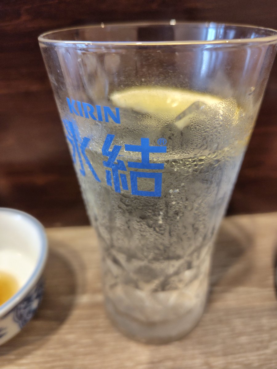 mskest's tweet photo. 今日は37℃
病院帰りにいき倒れそうで
焼き魚定食を食べながら一杯

銀鱈美味しい…
儲かって欲しいと思う反面、あんま知名度上がって混んだら困るな、と思う店 https://t.co/MthS4uyb6B