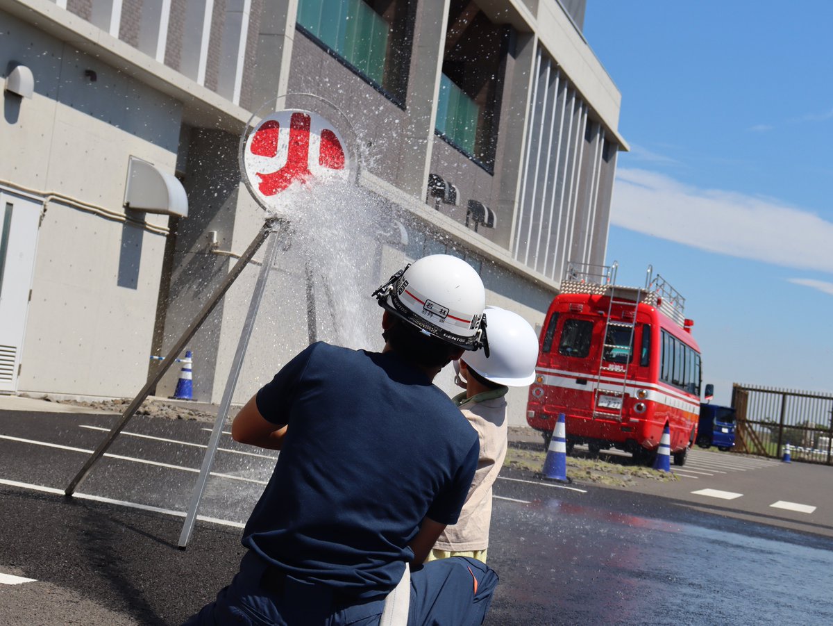 AquaignisSendai's tweet photo. 明日7/31は「ファイヤーフェス」開催🚒
消防車両が大集合！家族で楽しめる体験イベントもたくさんご用意しています！

・日時：2026/7/31（金）9:20～12:00
・場所：アクアイグニス仙台

詳細はこちら
☞https://t.co/d9G0PFiiUF https://t.co/ONH32kcNLw