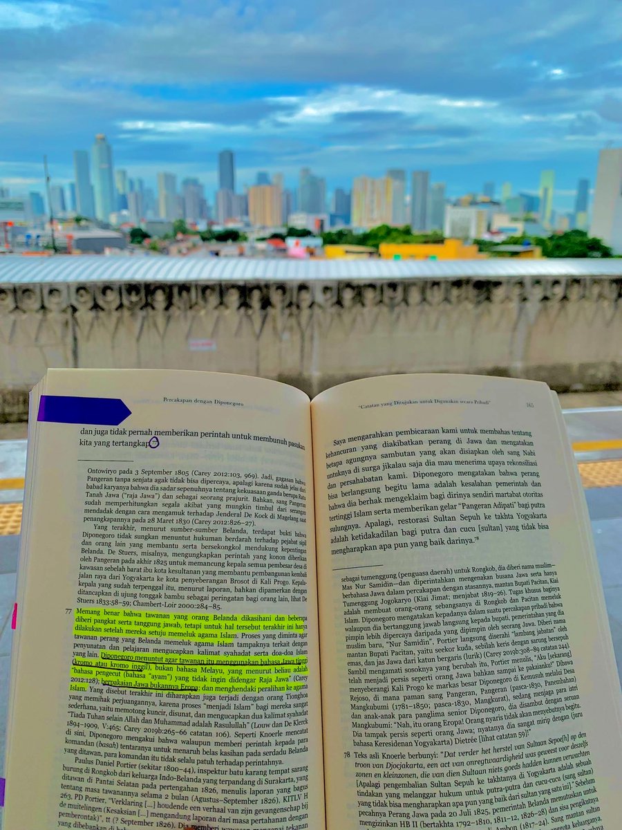 bielbiey's tweet photo. The view when you’re reading your books🌱🍂 https://t.co/MI6zxmplGt