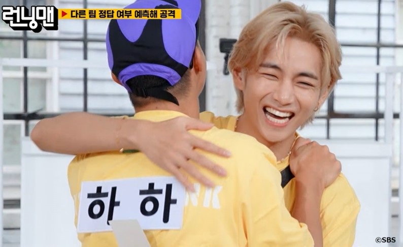 sptv_hanryu's tweet photo. ⋰
 V(BTS)出演の韓国バラエティを
 スカパー！で見よう✨
⋱
✦─━─━─━─━─━─━─━✦
ランニングマン 【V出演回】
✦─━─━─━─━─━─━─━✦
数々のミッションやゲームを遂行するハラハラドキドキの超人気バラエティ！
様々な表情を見せるVの貴重な姿をお見逃しなく♡˖°

〈#803〉8/4(火)0:20～
〈#814〉8/11(火)0:20～
〈#815〉8/18(火)0:20～

📺スカチャン1(KNTV801)