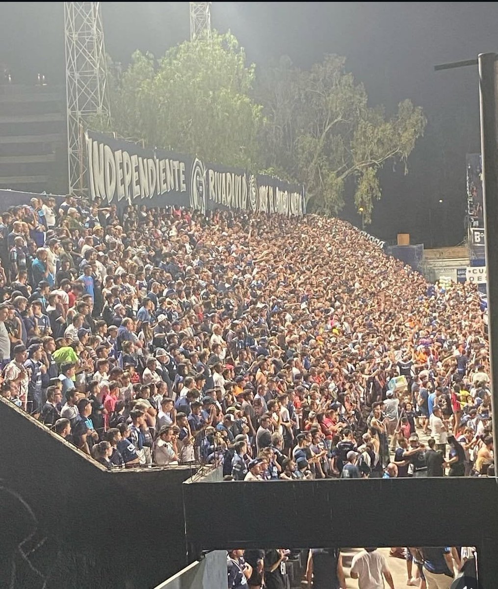 kikin1913's tweet photo. Che desquiciado mental se acabo la espera, volvemos a la Catedral!!!

HOY JUEGA EL DUEÑO DEL PARQUE!

EL UNICO Y PRIMER CAMPEON DE TODO EL OESTE ARGENTINO!!
                        ⭐️🏆
GANEN!
#IndependienteRivadavia https://t.co/lAuvuA281f