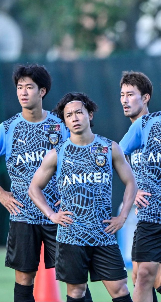 F20171202's tweet photo. サッカーの練習中に何があったらこの顔になるのか https://t.co/tpLwxtP843