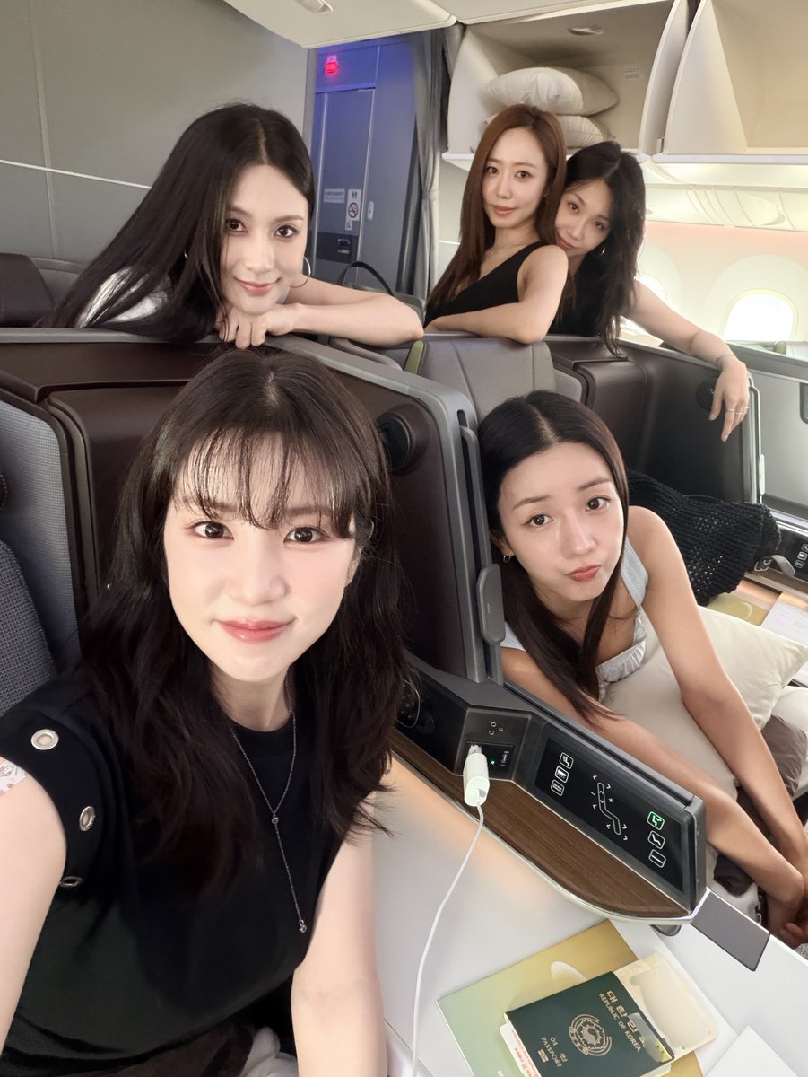 kendzkoh's tweet photo. Major love for the girls 🥹💗 https://t.co/HD6Z6QDFxs