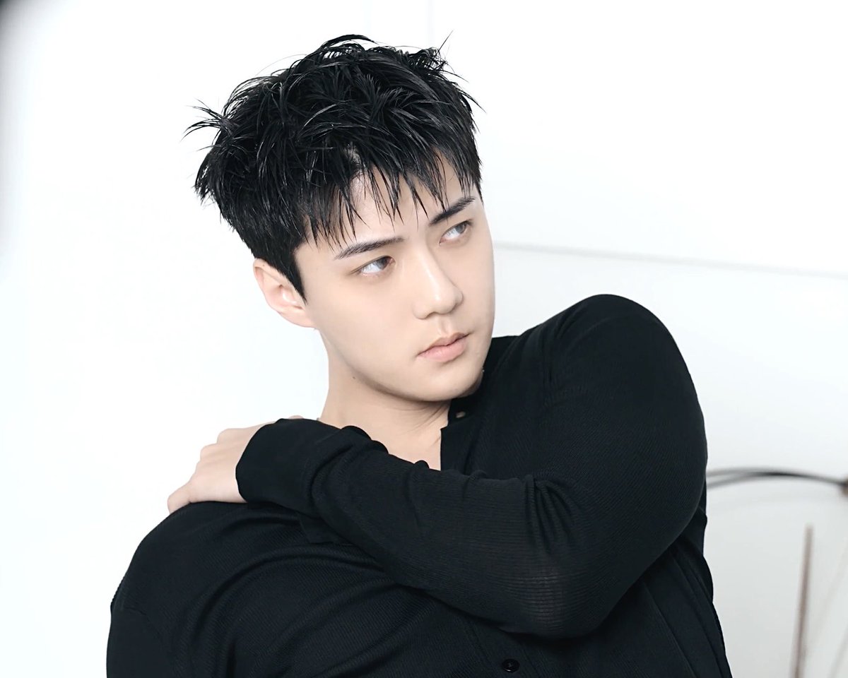 milkteus's tweet photo. sehun in gray contact lenses 🩶 https://t.co/72WX6AUHyb
