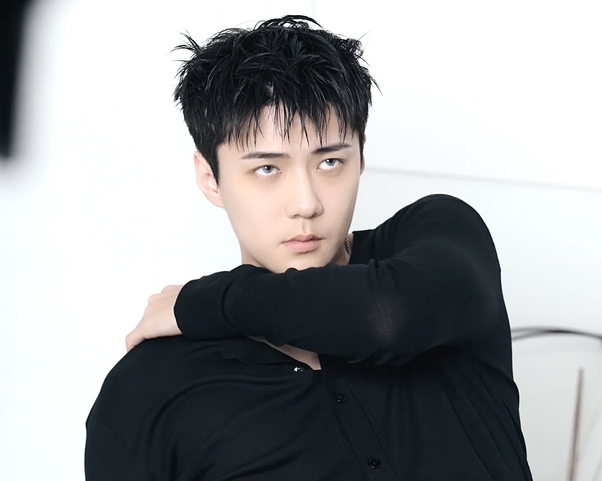milkteus's tweet photo. sehun in gray contact lenses 🩶 https://t.co/72WX6AUHyb