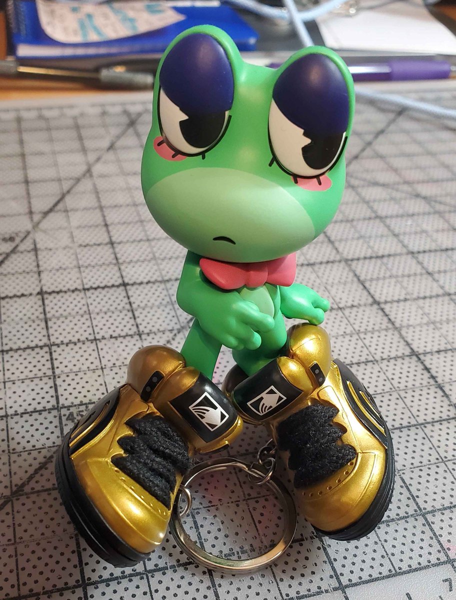 VerdeeBirdee's tweet photo. As someone who's done extremely few blind boxes, this is fucking hilarious and also par the course for my luck

#TADCㅤ #splatoon https://t.co/lQr5vj7fwC