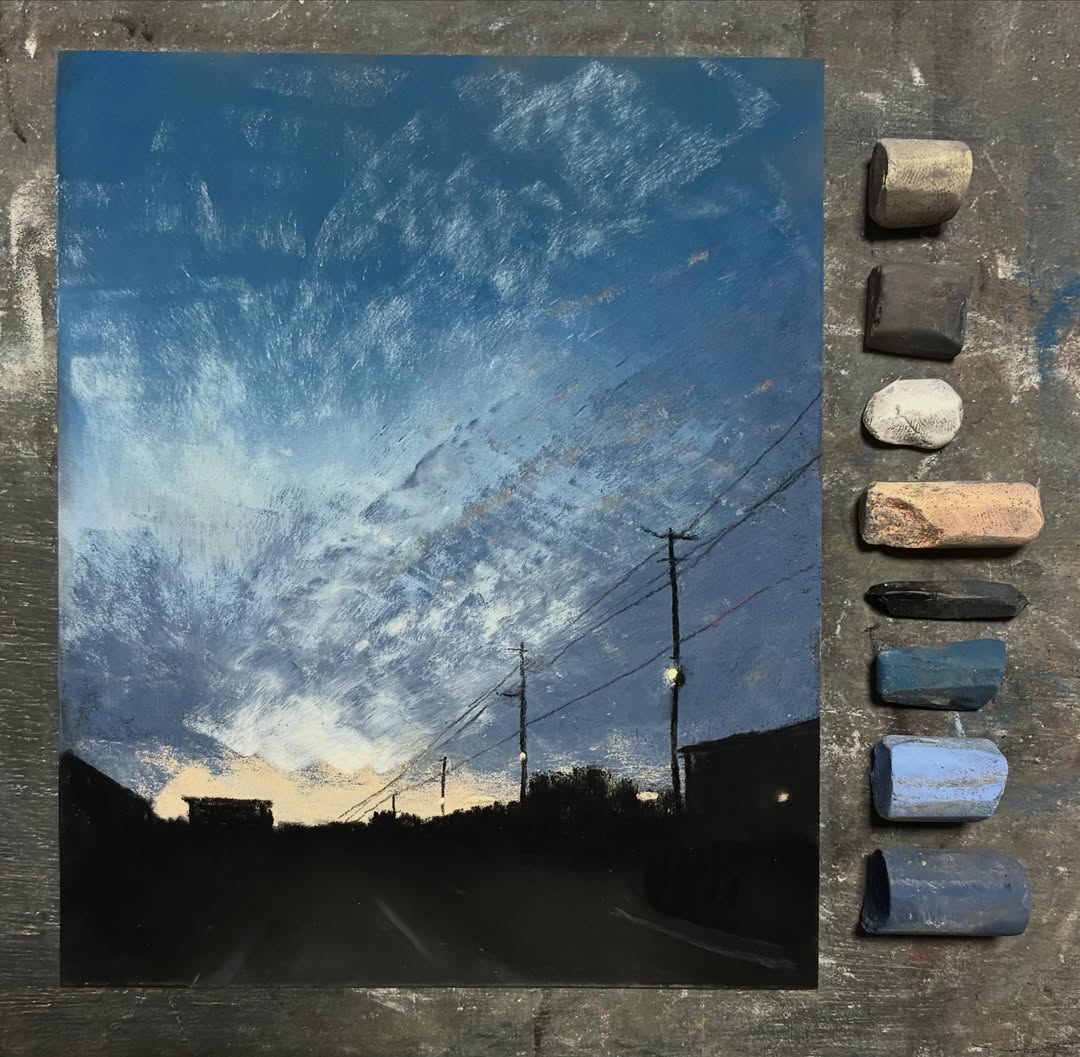 miyapastel's tweet photo. The early morning sky - pastel on paper 

#schmincke #softpastel #パステル画 https://t.co/4lTvwjMHdW