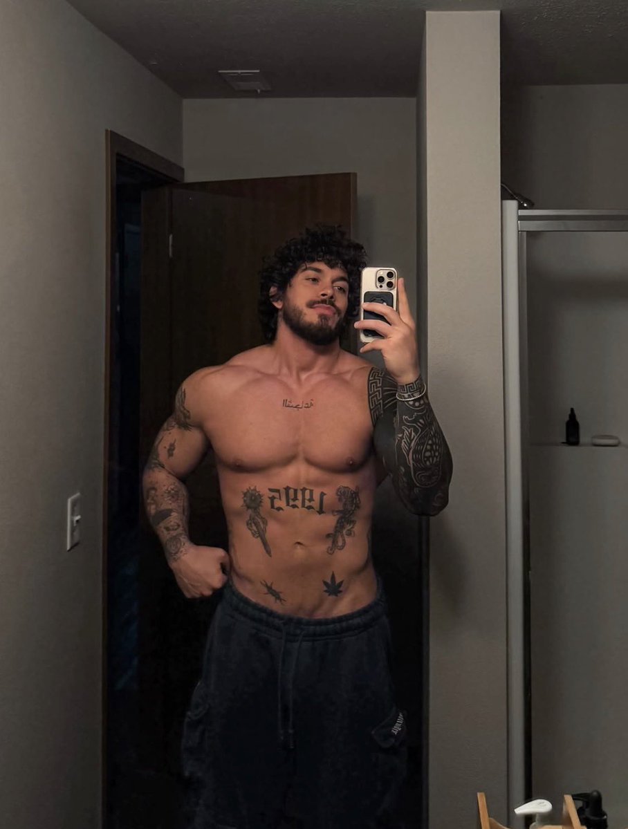 raphplayground's tweet photo. Raphael https://t.co/RioDKq01lx