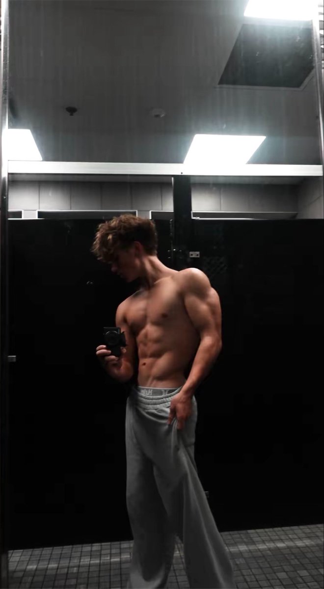 Steticisaiah's tweet photo. 11 weeks out🫣🫣 https://t.co/kuOHxn2w5P