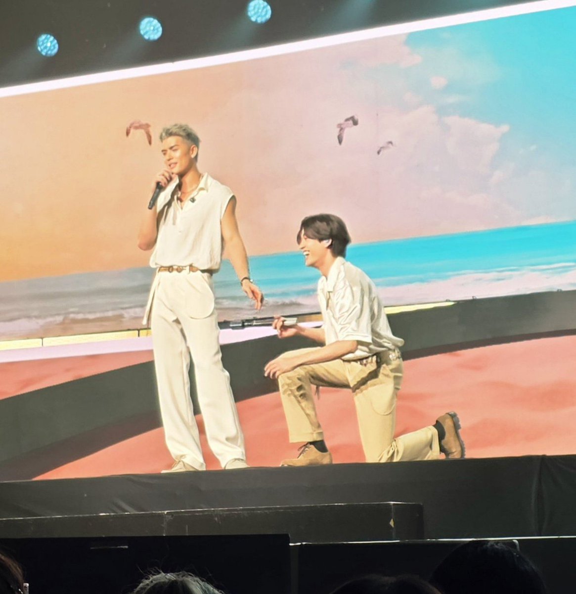 Wayin_JG's tweet photo. HE SAID “YES🤭💍”
#JossGawin 
#JossGawinConcert https://t.co/uWHjYM3GjE
