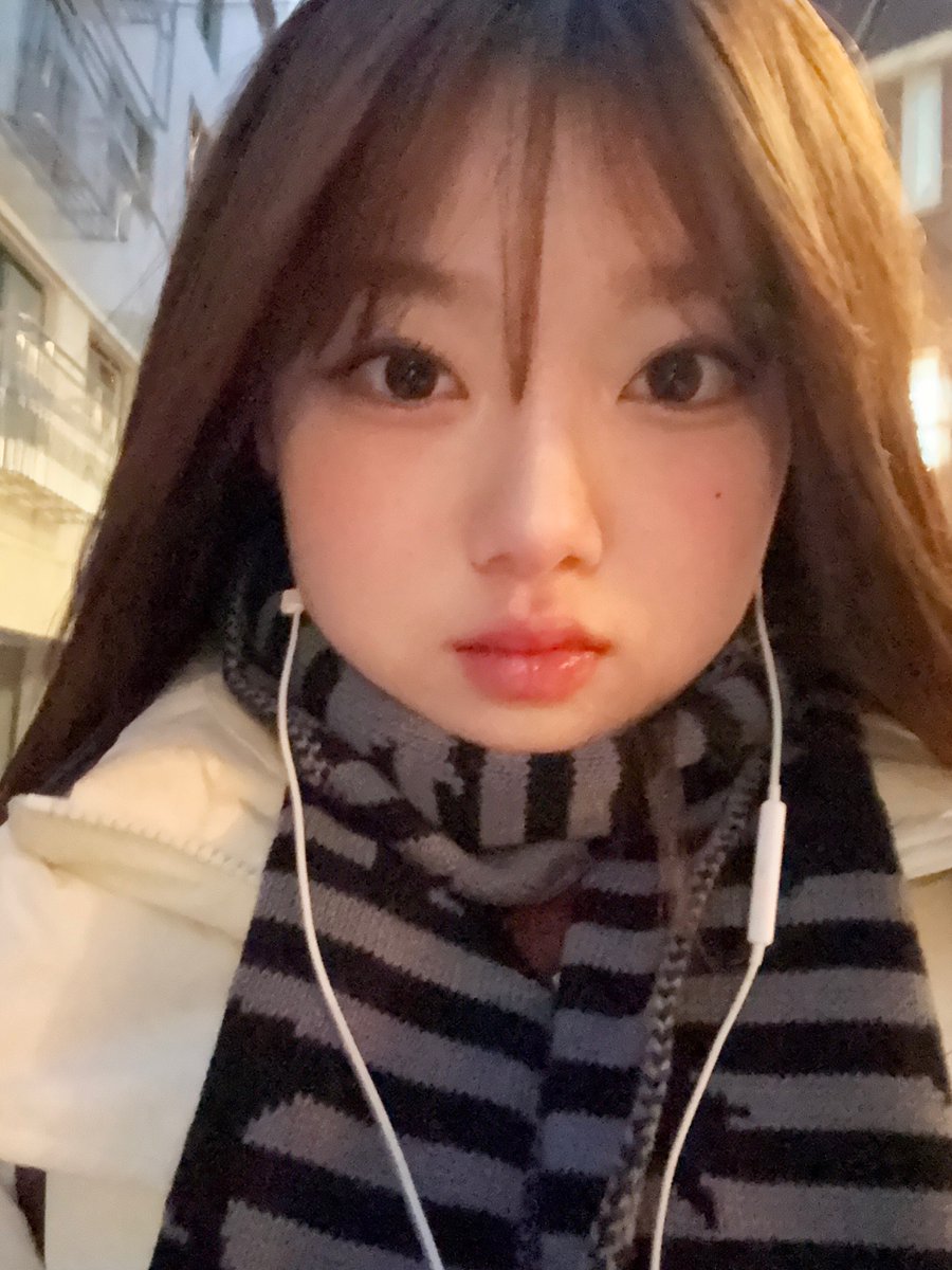coolcooolzzzz's tweet photo. 무슨강아지닮았는지는모르겠는데강아지같음ㅜ https://t.co/a03kX7OF58