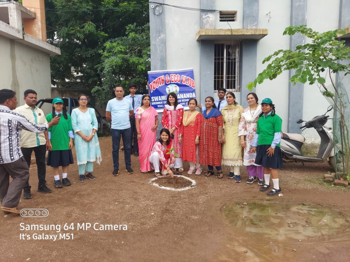 NagarRisali's tweet photo. #CatchTheRain अभियान के अंतर्गत नगर पालिक निगम रिसाली द्वारा डीपीएस स्कूल रिसाली, सेंट थॉमस कॉलेज, एसएलआरएम सेंटर रूआबांधा, मुक्तिधाम रिसाली एवं आत्मानंद स्कूल रिसाली परिसर में वृक्षारोपण किया गया। #Plantation #EkPedMaaKeNaam https://t.co/5e6UuBdJ8Z
