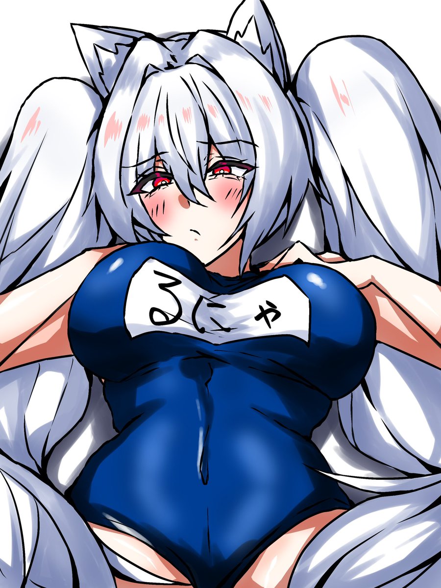 35358901mrs's tweet photo. ルナを変な目で見ている指揮官は僕が殺します（切腹） https://t.co/o1r4dmvX6E