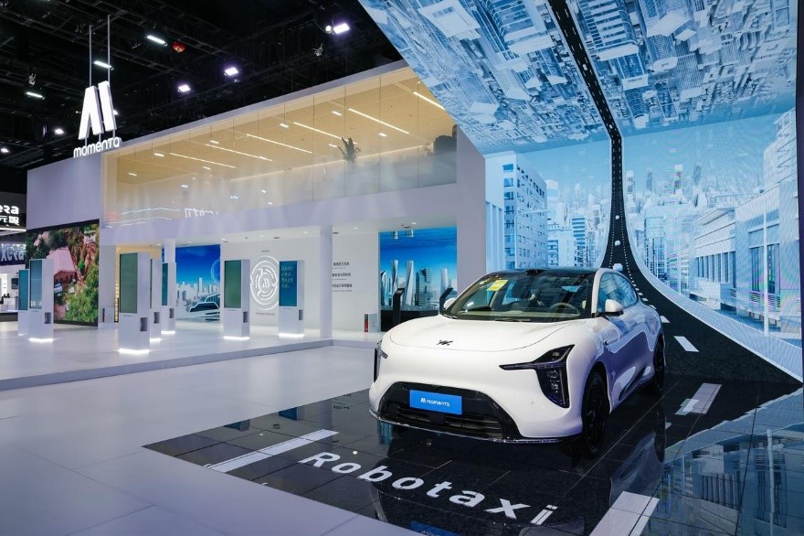 China__Focus's tweet photo. Chinese autonomous driving solutions provider Momenta has received a testing permit from Germany's Federal Motor Transport Authority, allowing it to conduct Level-4 self-driving tests on public roads across the country.

The approval makes Momenta the first Chinese company to obtain nationwide L4 testing authorization in Germany, one of the world's most strictly regulated automotive safety markets. (Photo: Momenta)