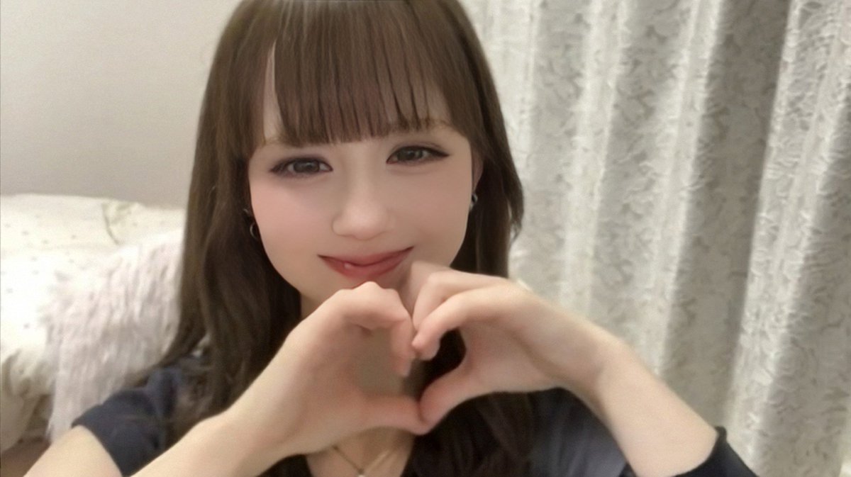 kataharu1970's tweet photo. 何かいつもと雰囲気違うのは髪型のせいなのか…•́ω•̀)?🍅
#めろさなちゃ
#白鳥沙南
#LITMOON
#りとむー今日は撮影とか https://t.co/cD4Bzudl7U
