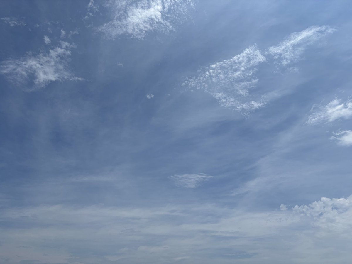 hiro835to900's tweet photo. 夏本番🌞

昨日は会食で、勉強は通勤時間だけ。
今日はその分しっかりやるぞー！

焦らず、コツコツ積み上げ。
皆さん、一緒に頑張りましょう💪

8/23に向けて、夏休みも活用しながらレベルアップします⤴️

#TOEIC #英語学習 #オンライン英会話 #50代からの挑戦 https://t.co/p481uJE5Pm