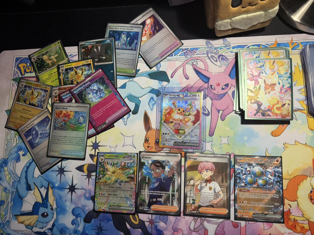 CardFoo's tweet photo. Just a friendly PSA to keep your prismatic evolutions Pokemon sealed. Turned $350 into $15 really quick 😂 21 packs opened https://t.co/Sa2N87VfI2