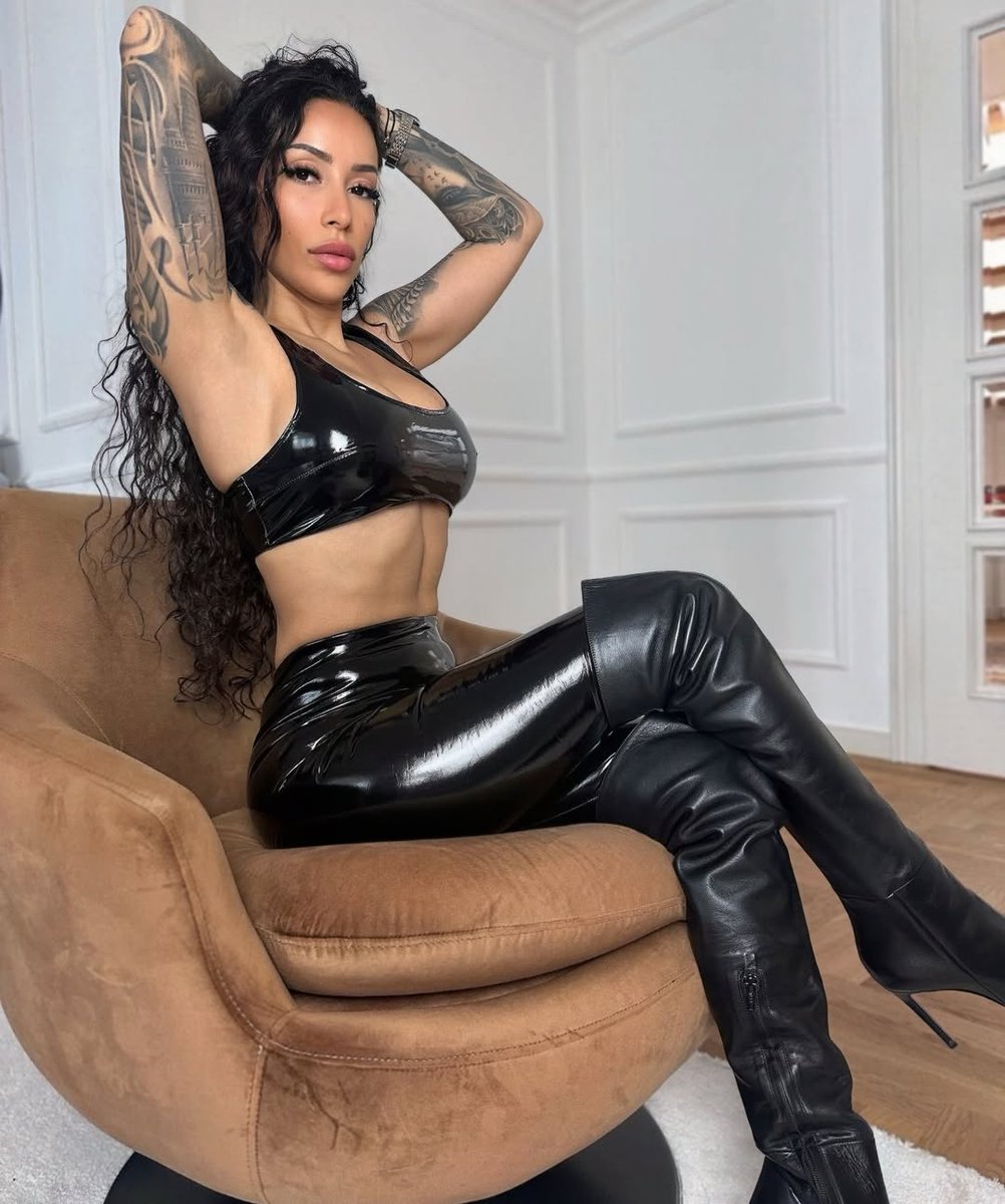 areexnxss's tweet photo. Good morning to all my submissive happy Thursday ❤️🥵 https://t.co/zw9Gz5dUSu