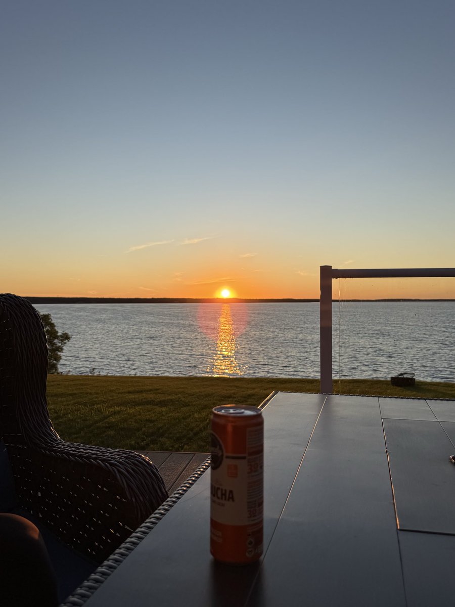 SmaielDanny's tweet photo. Always brings peace #laclabiche 
#goodevening https://t.co/YNP7OgYsoY