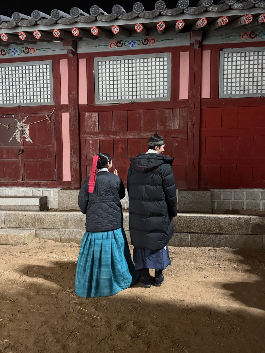 wngurdld's tweet photo. 구천생강 촬영장 사진들 ㄴㅁ코여워 https://t.co/XvMyusts5t