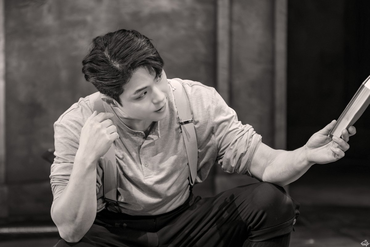 o_1st_sight_o's tweet photo. 260729 3시 뮤지컬 비더슈탄트
스페셜 커튼콜 "라이너의 죽음"
아벨 루터 박정원 배우님 https://t.co/5hazoox2B1