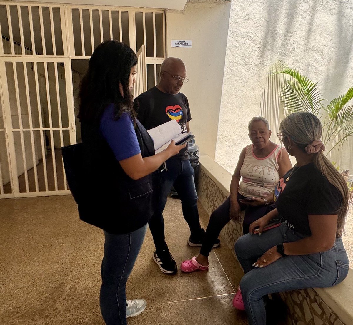 CGRVenezuela's tweet photo. Por su parte, los adultos mayores y las personas con discapacidad que se encuentran en el campamento transitorio fueron censados y evaluados por la Gran Misión Abuelas y Abuelos de la Patria y la Misión Dr. José Gregorio Hernández.

3/3 https://t.co/xVUUO6wLgA