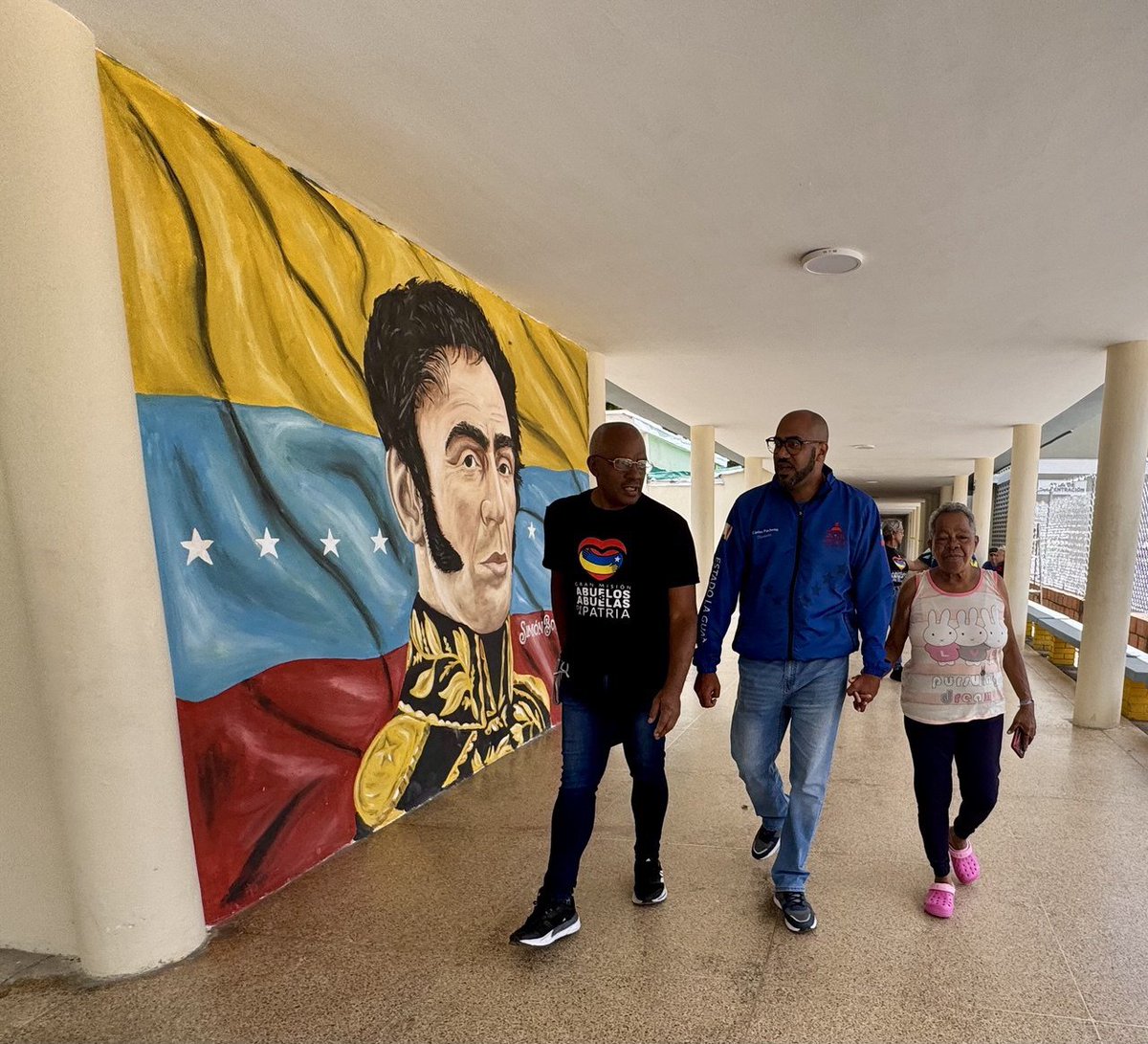 CGRVenezuela's tweet photo. Por su parte, los adultos mayores y las personas con discapacidad que se encuentran en el campamento transitorio fueron censados y evaluados por la Gran Misión Abuelas y Abuelos de la Patria y la Misión Dr. José Gregorio Hernández.

3/3 https://t.co/xVUUO6wLgA