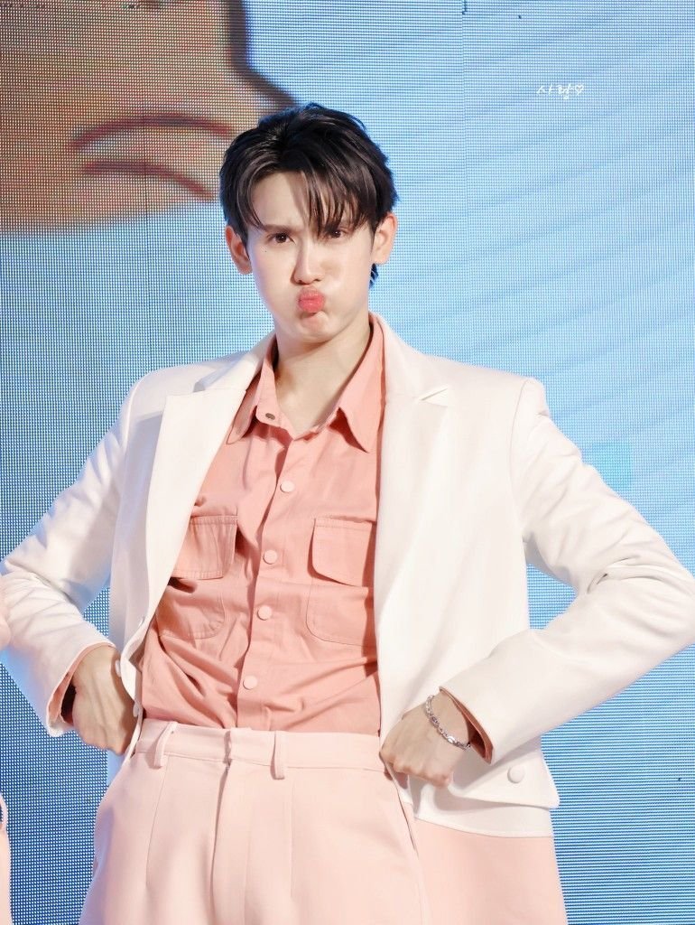 ppangg_ppondd's tweet photo. ก็รู้แหละว่านิสัยเหมือนกันมาก แต่ก็ไม่คิดว่าจะเหมือนกันขนาดนี้
5555555555555555555555555555555555555555 https://t.co/eeaCAeUErZ