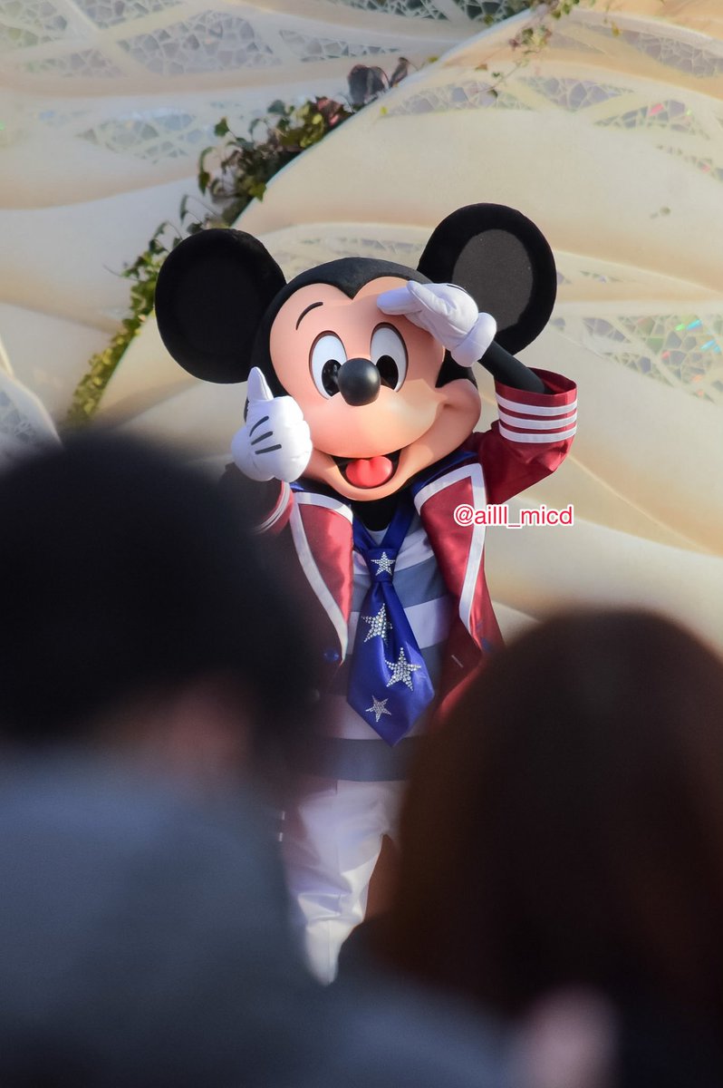 ailll_micd's tweet photo. 後ろまでちゃんと見てくれるミッキーが可愛すぎた🥹❤️𓈒𓏸 https://t.co/w0bj9mjnfx