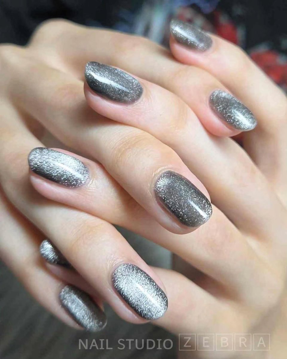 zebra_sakko's tweet photo. 📸 Instagram

メンズネイル🖤🤍

BLACK×SILVERのマグネットネイル✨️
シンプルなワンカラーでも、奥行きのある輝きで存在感抜群！

かっこよさと上品さを兼ね備えた、大人のメンズネイルです😊

...

詳細はこちら↓（ネイルブック）
https://t.co/5YNwGvhaj6 https://t.co/3VZXnNgoIp
