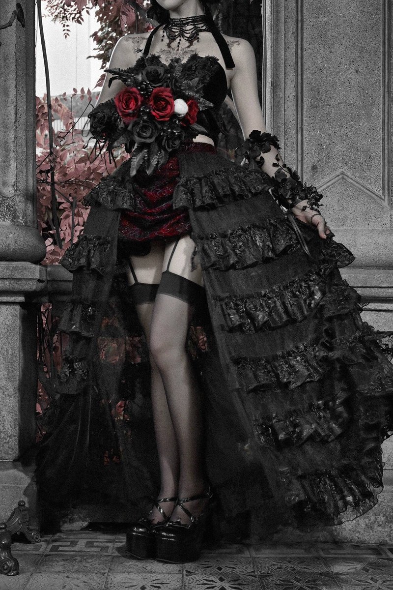 Belchic7's tweet photo. 🕯️🖤退廃的なゴシックティアードスカート🖤🥀 https://t.co/oK7DYBpzF0