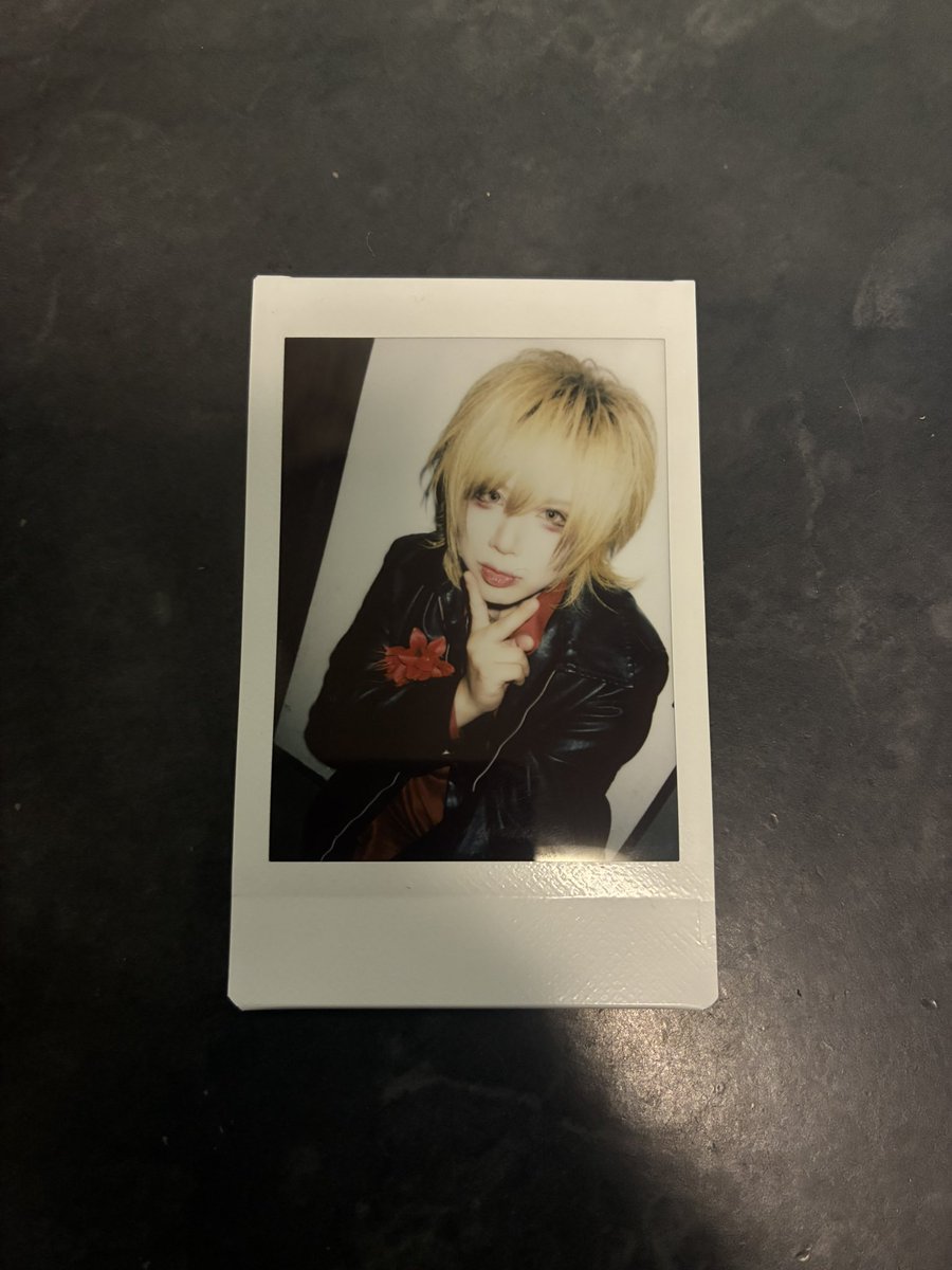 shota_bass_0509's tweet photo. 昨日は、Shellmyさんのワンマンショウ「割れた空」でした！

今のシェルミィさんの事を知ってその後にShellmyさんを知り、動画見まくってたので一日復活は最高でした！！💪

自分の好きな曲を披露してくれた時はマジでテンション上がりました！

最高で幸せな一日でした！！👍

#Shellmy さん https://t.co/kfz6R7WIMP
