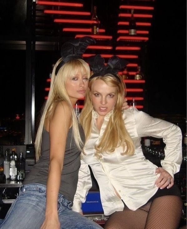 Goatroic's tweet photo. Eu e minha miga quando a Bala bate https://t.co/2xr52eQgAF